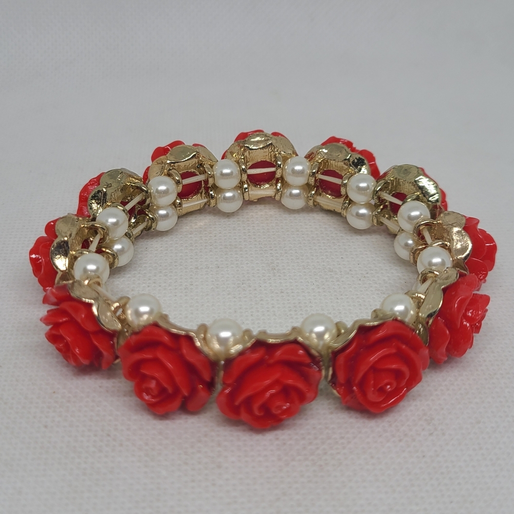 Fashion Acrylic Red Roses Stretch Bracelet 6.25"